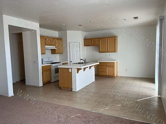5th image of 42949 Carpenter Dr