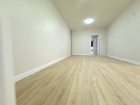 66-07 Fresh Pond Rd #2, Ridgewood, NY 11385