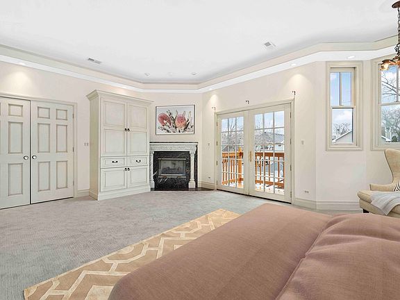 3rd image of 4841 N Hoyne Ave