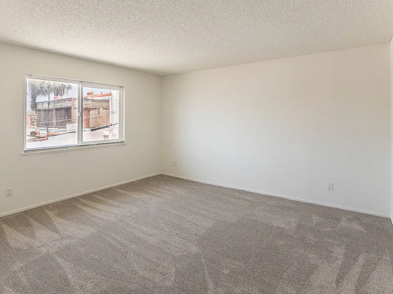 35 24th Ave #4 — Photo 9