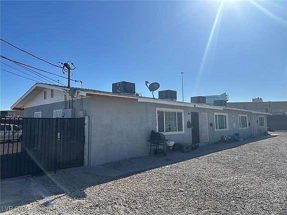 3rd image of 718 W Wilson Ave