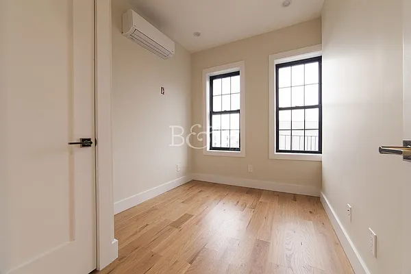 Rented by Brick&Mortar | media 21