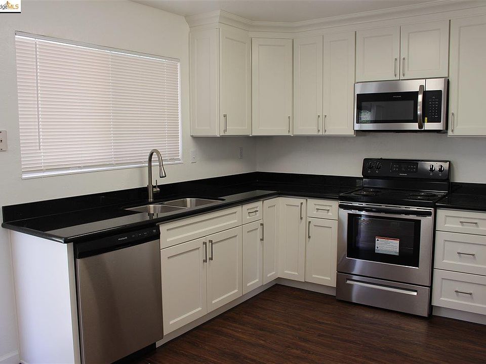 2nd image of 2333 Meredith Way