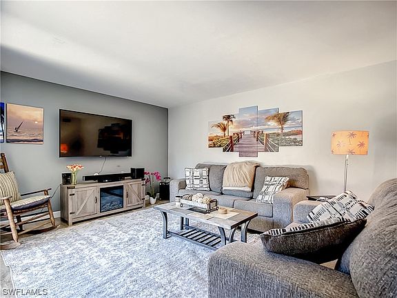 4th image of 5256 Cedarbend Dr APT 3