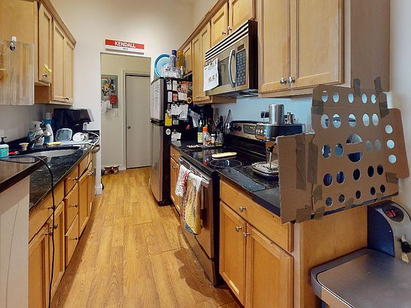 3rd image of 50 Craigie St APT 35