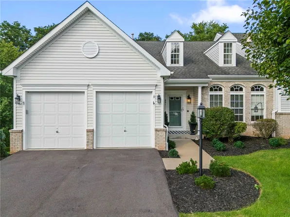 941 Royal Ct, Canonsburg, PA 15317