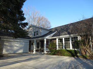 3343 Maple Leaf Dr, Glenview, IL 60026