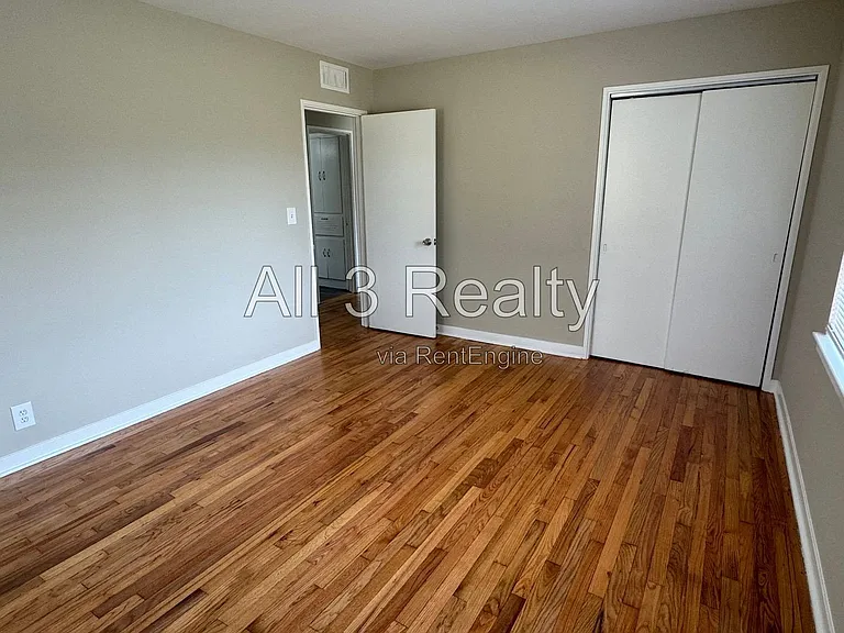 990 Parkwood Dr — Photo 19