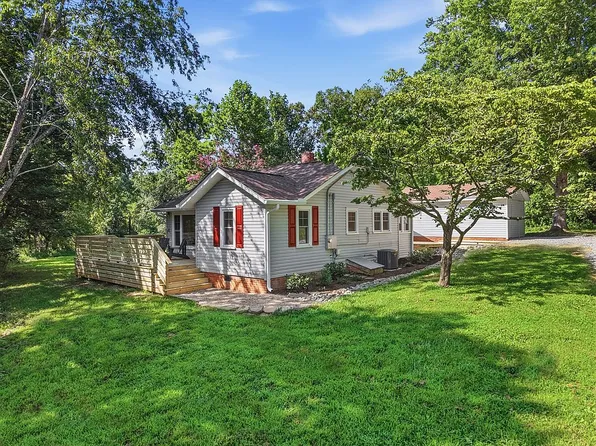 156 Moore Hill Ln, Hendersonville, NC 28791