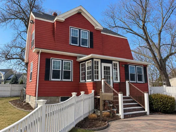 93 Lowell St, Woburn, MA 01801