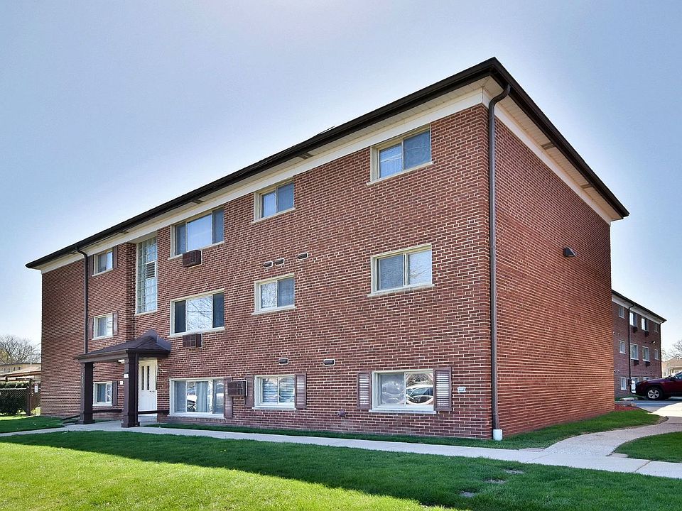 1st image of 2521 N Thatcher Ave #3E