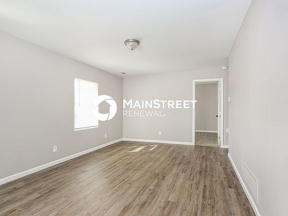5th image of 2964 Woodland Ave