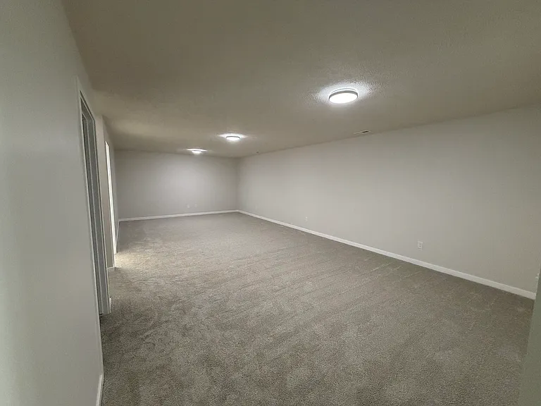 8111 Kallum Dr — Photo 18