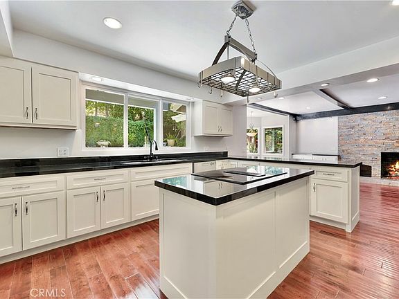 5th image of 22921 Cass Ave