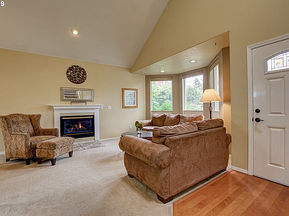 5th image of 2902 SE Washington St