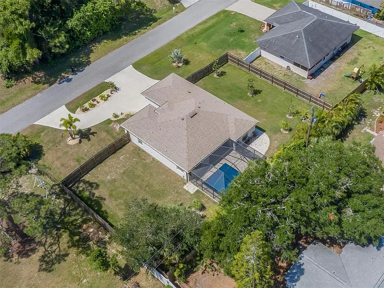 236 Holly Rd — Photo 37