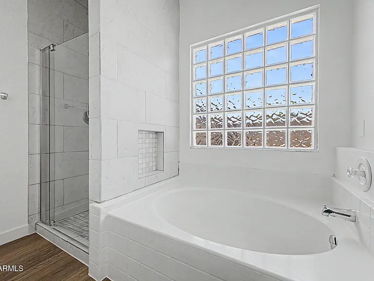 8868 W Laurel Ln — Photo 28