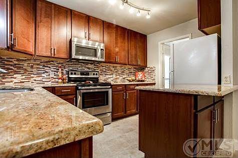 3rd image of 10120 Desert Willow Dr