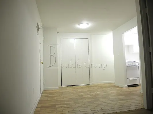 Rented by Bouklis Group | media 30