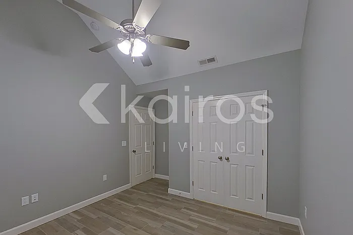 162 Eastwood Ln — Photo 11