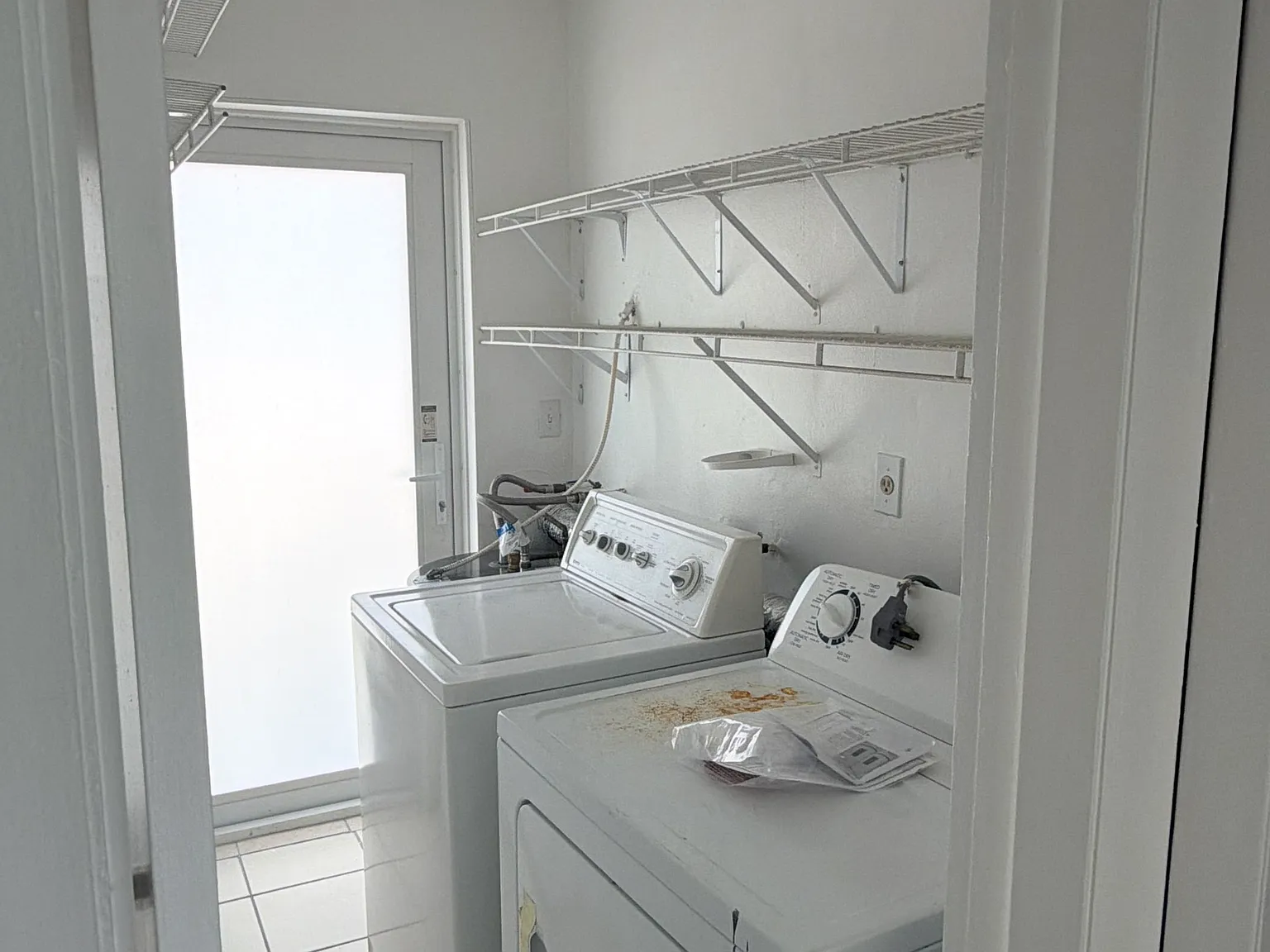2 bed, 888 sqft, $2,500 — Photo 3