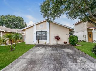 10516 Parkcrest Dr, Tampa, FL 33624