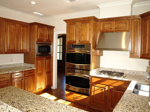 2nd image of 1039 Augusta Dr