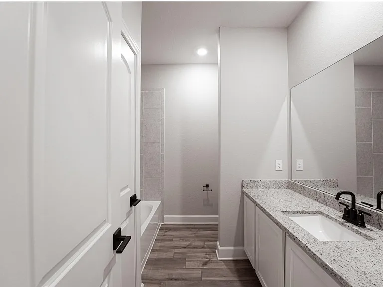 905 Calhoun Dr — Photo 11