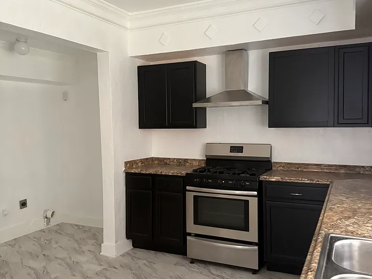 917 N Windomere Ave — Photo 13
