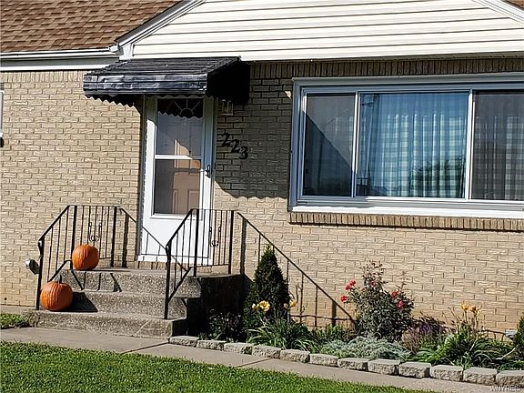 3rd image of 223 Santin Dr