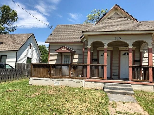 1st image of 613 S Walnut St #A