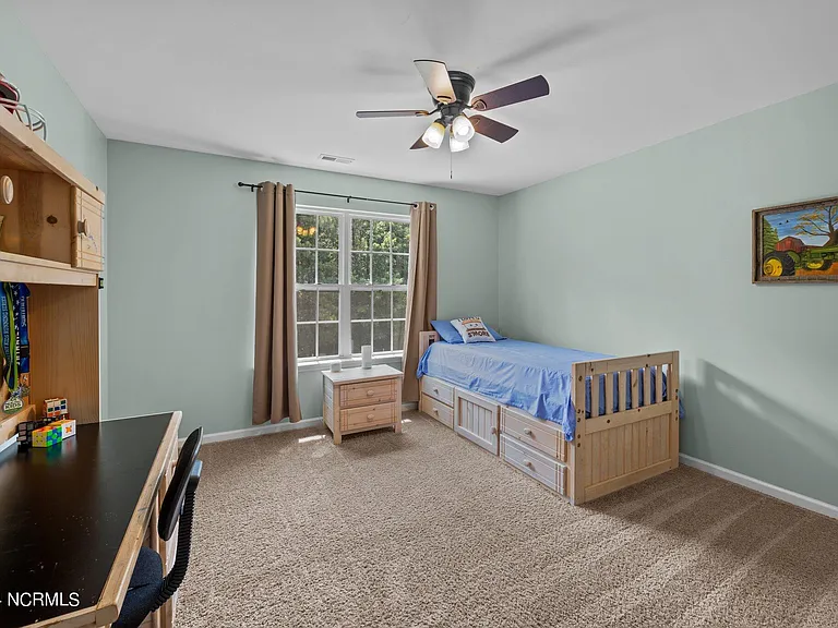 411 Palisades Way — Photo 32