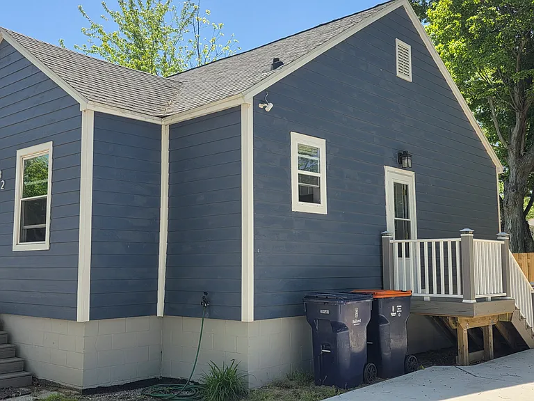 232 Maple Ave — Photo 2