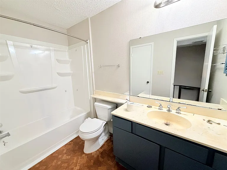 9611 Blue Creek Ln — Photo 24