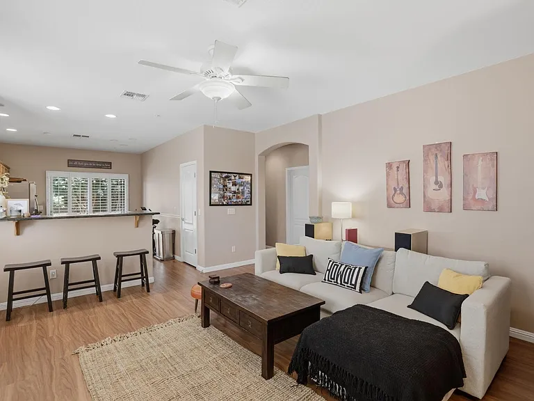 881 S Porter St — Photo 10