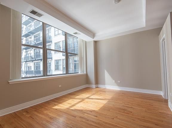 4th image of 212 W Washington St APT 1105