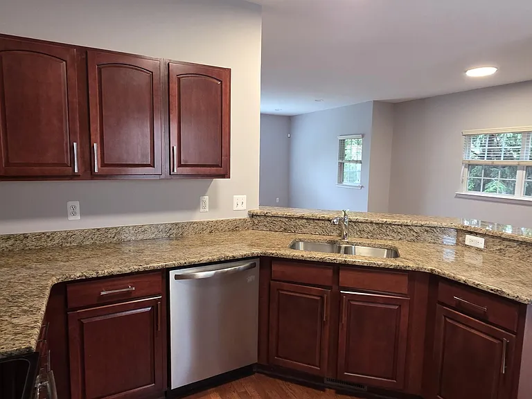 1578 Kessler Ave — Photo 6