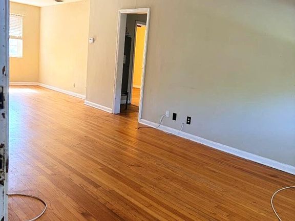 5th image of 2842 Sydney St #4