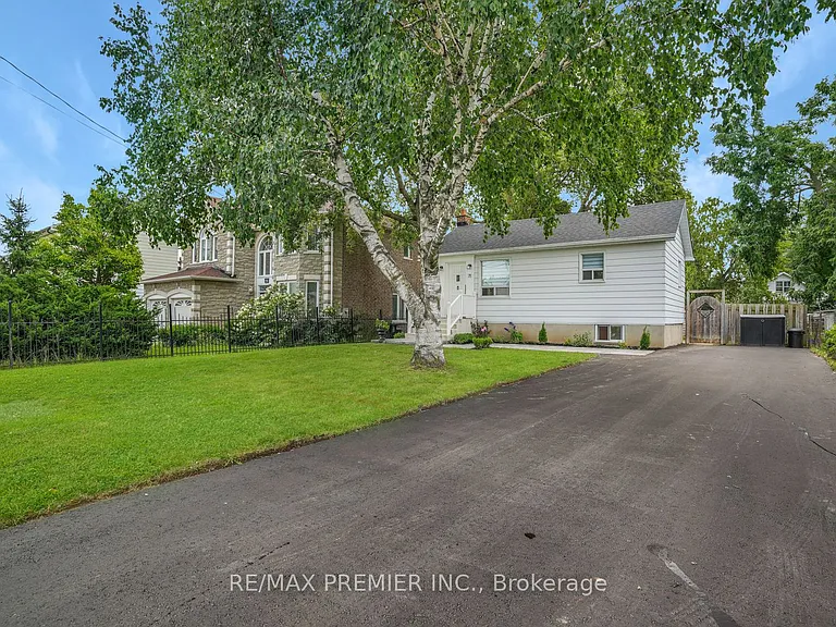 71 Clark Ave — Photo 2
