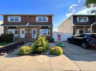 8 Adlai Cir, Staten Island, NY 10312