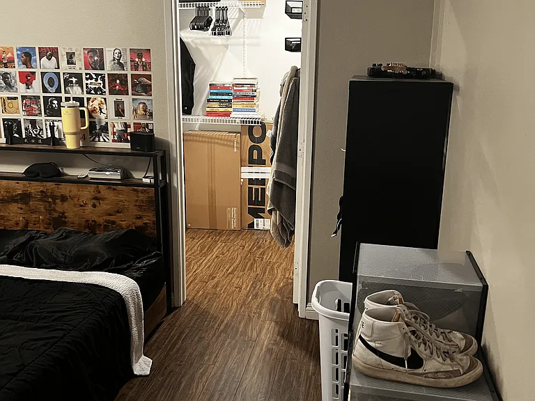 242 E Campus View Dr — Photo 2
