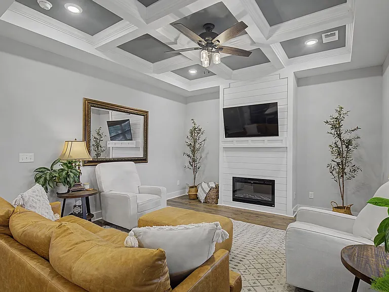 959 Alton Dr — Photo 5