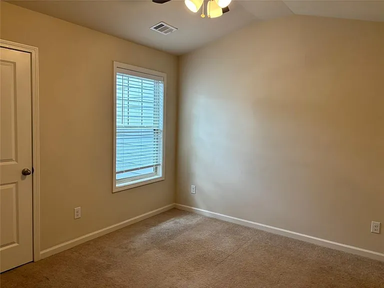 1012 Haley Woods Ct — Photo 18