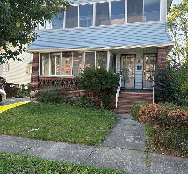 1st image of 3290 E 143rd St