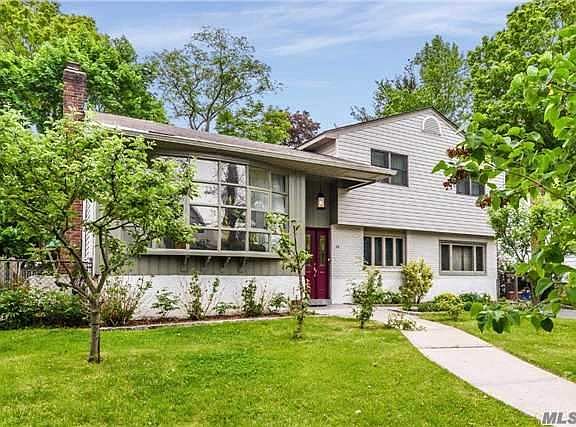 2nd image of 52 McLoughlin St