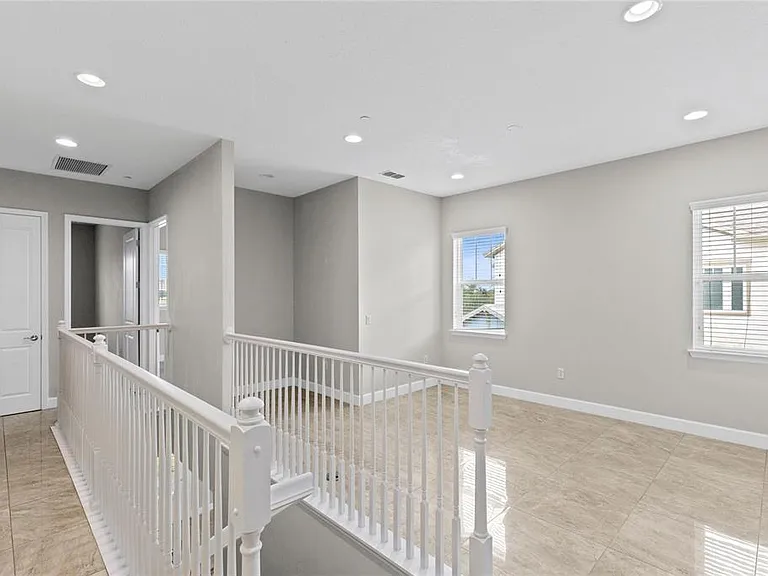 13775 Benavente Ave — Photo 13