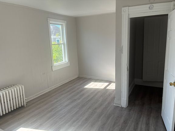 3rd image of 811 Eureka St