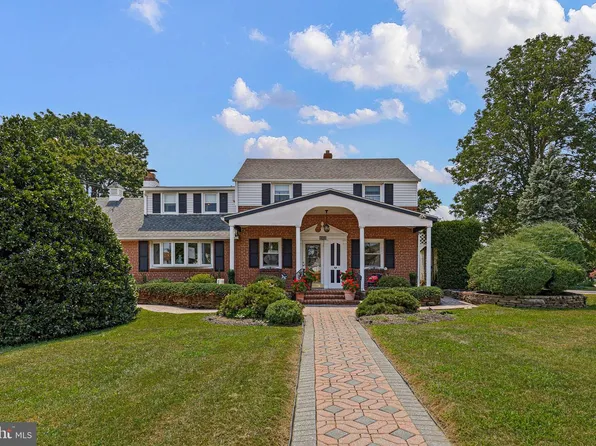 2338 Mole Rd, Secane, PA 19018