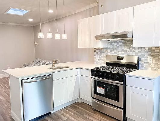3rd image of 445 52nd St Floor 3