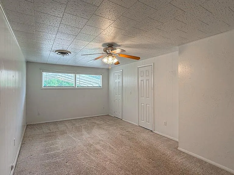 111 Warren St — Photo 15
